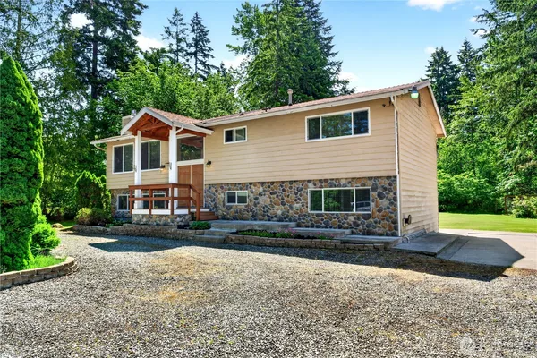 $849,000 | 17924 2nd Street East, Lake Tapps, WA 98391