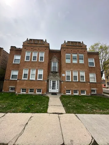 $1,800 | 5745 West Wellington Avenue, Unit 1, Chicago, IL 60634