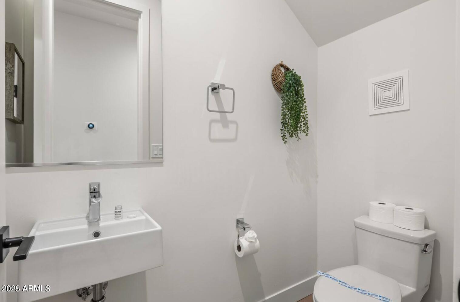 5151 North 13th Place, Unit 7 Phoenix, AZ 85014 - Photo 13 of 26 nirvana13