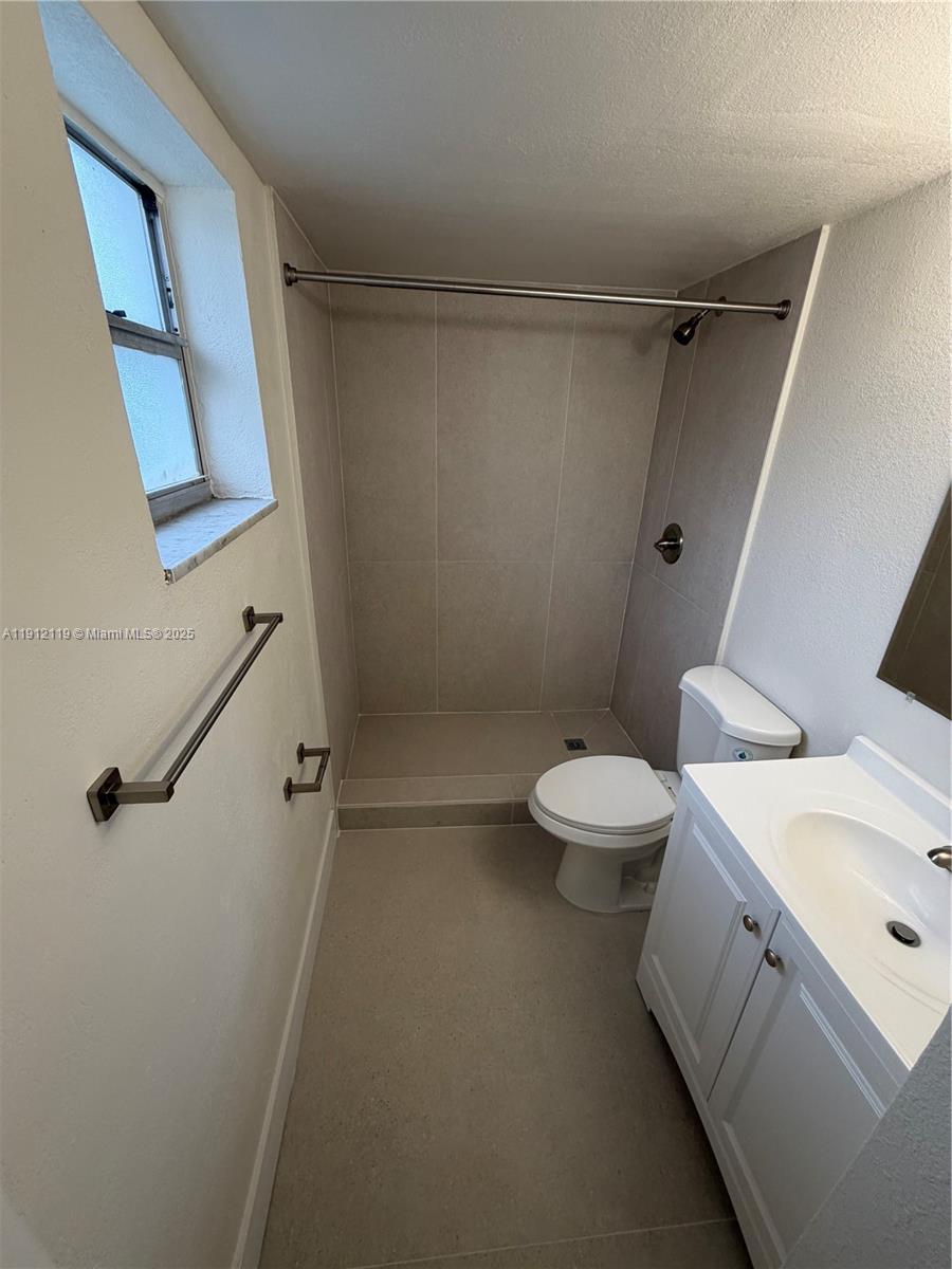 444 Southwest 4th Street, Unit 202 Miami, FL 33130 - Photo 9 of 18