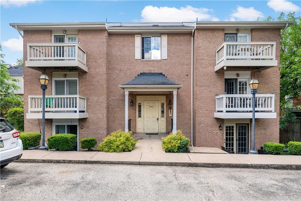 3266 Ward Street, Unit 3 Pittsburgh, PA 15213 - Photo 1 of 38