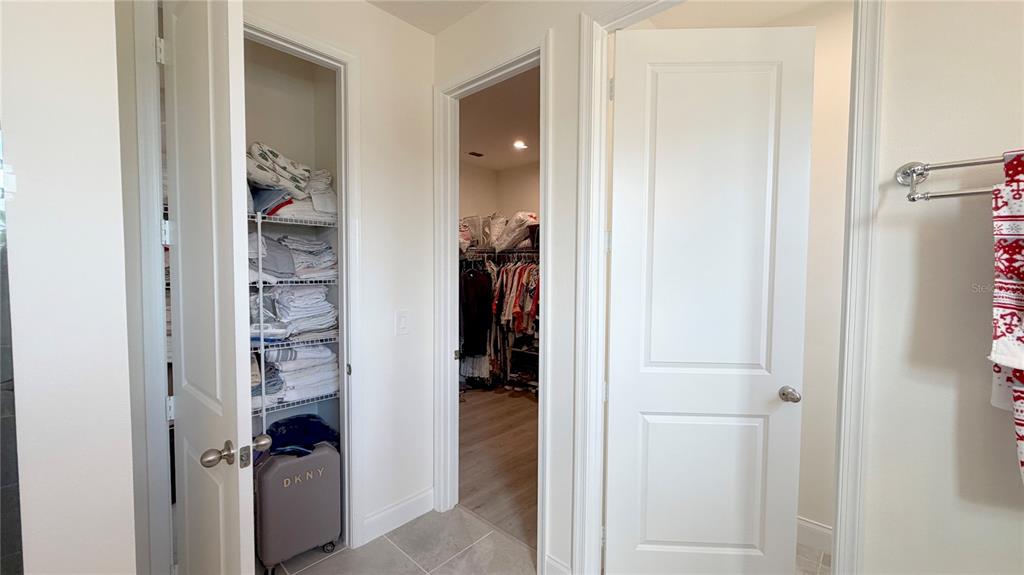 727 Annabell Rdg Road Minneola, FL 34715 - Photo 37 of 56 a view of a walk in closet