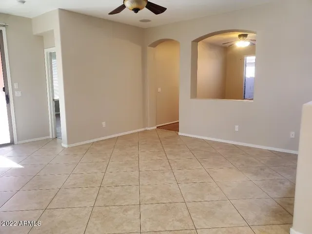a view of empty room with window