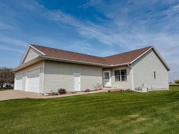 $225,000 | 712 West St Joseph Street, Preston, IA 52069