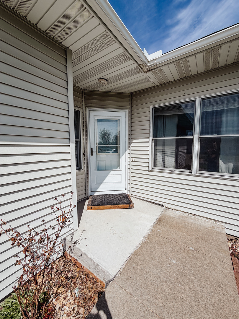 712 West St Joseph Street Preston, IA 52069 - Photo 2 of 21