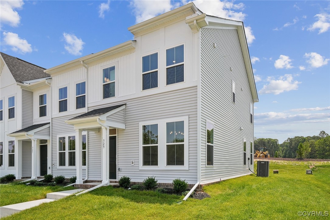 329 Mt Mccauley Way Aylett, VA 23009 - Photo 23 of 50 front view of a house with a yard