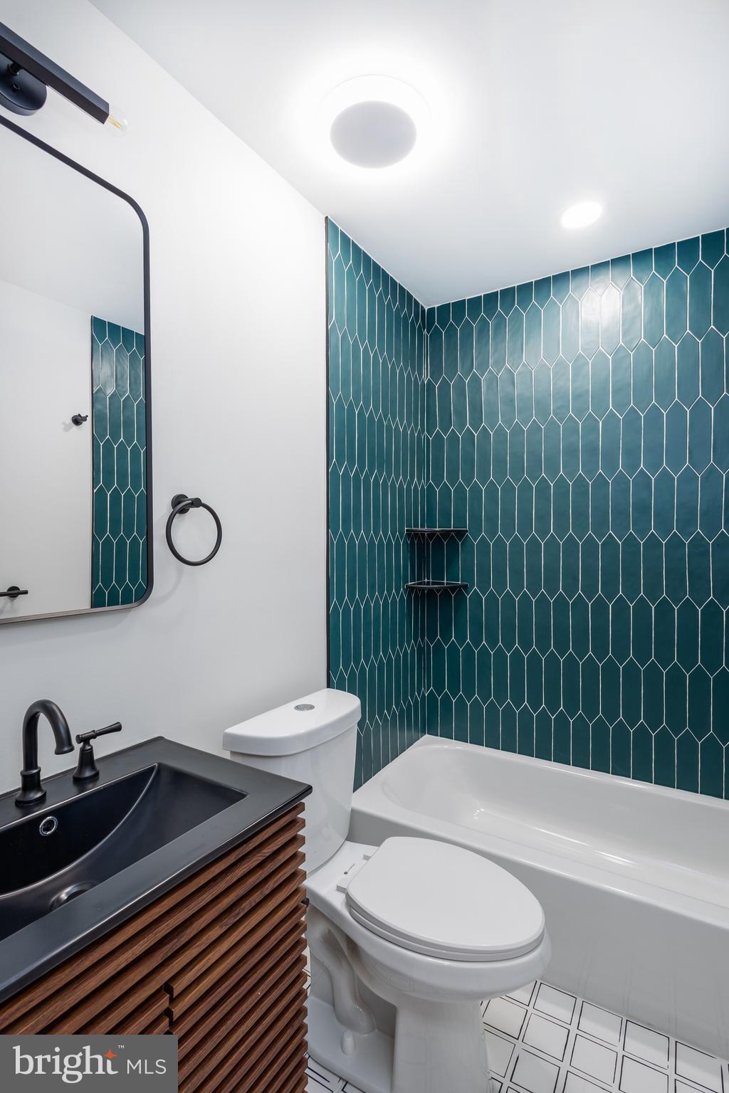 1231 South Markoe Street Philadelphia, PA 19143 - Photo 24 of 53 Hall BAth