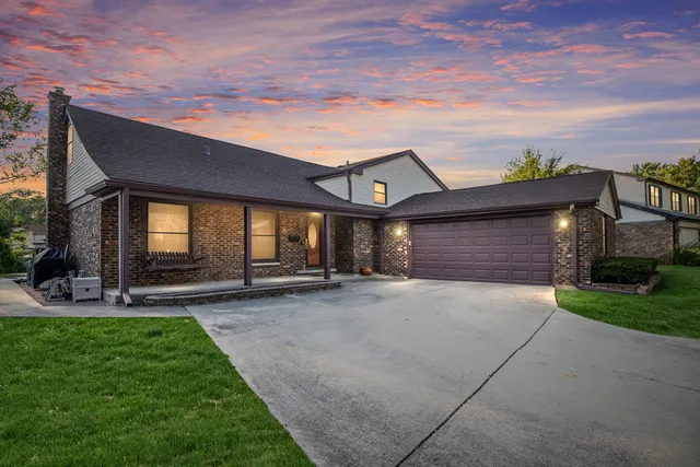 $599,900 | 1306 East Best Drive, Arlington Heights, IL 60004