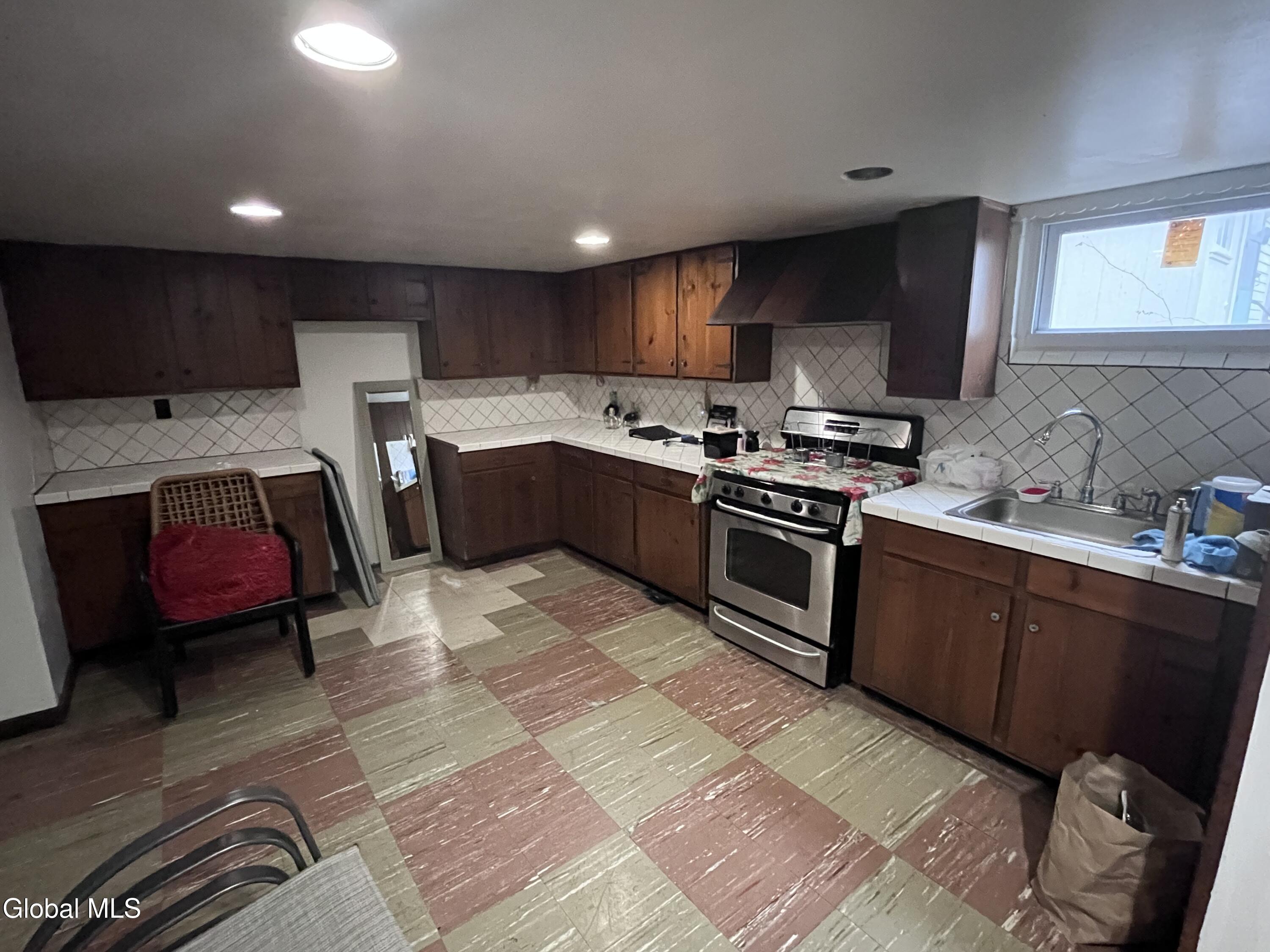 1911 Golf Avenue Schenectady, NY 12308 - Photo 21 of 25 IMG_6838