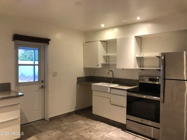 $1,270 | 2020 South Granada Drive, Unit 4, Tempe, AZ 85282