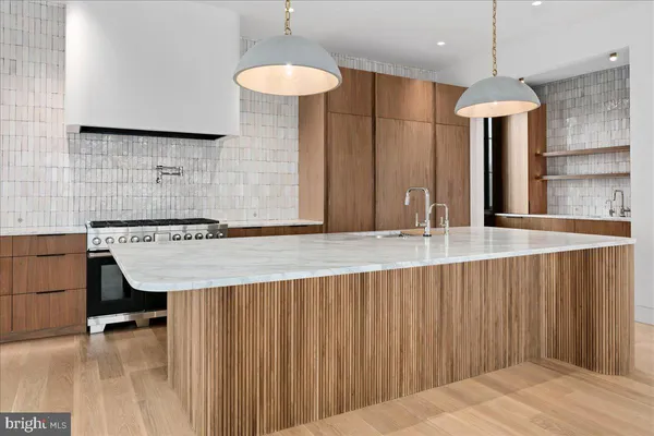 $5,295,000 | 3500 North Abingdon Street, Arlington, VA 22207