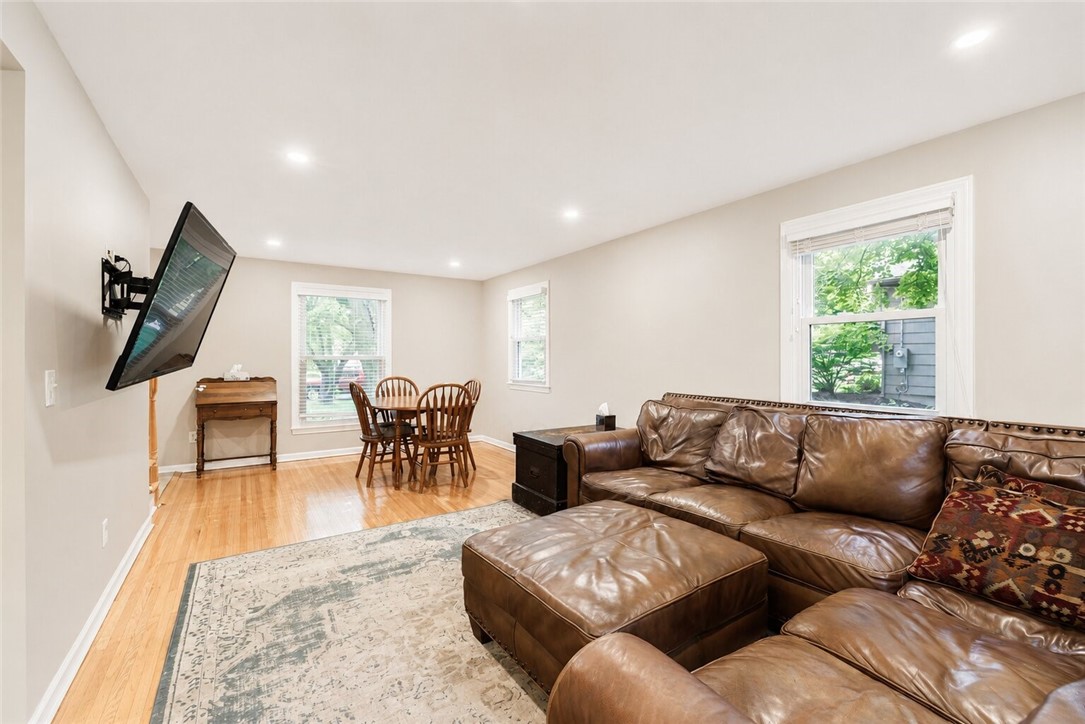 455 Reeves Road Pittsford, NY 14534 - Photo 9 of 27