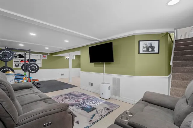 $3,000 | 27 Strathmore Road, West Haven, CT 06516