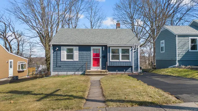 $3,000 | 27 Strathmore Road, West Haven, CT 06516