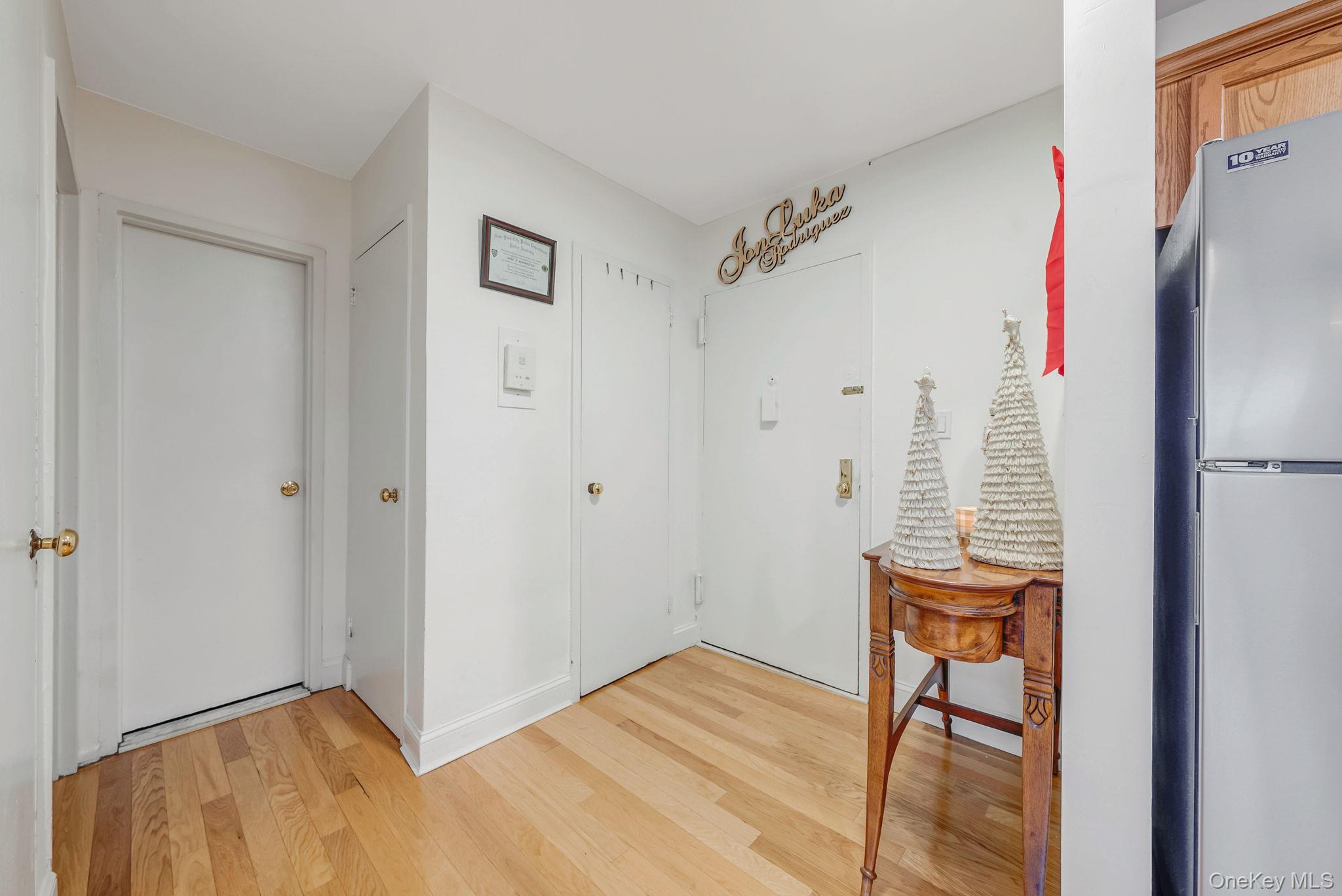 124 Smith Street, Unit 3F Freeport, NY 11520 - Photo 5 of 15