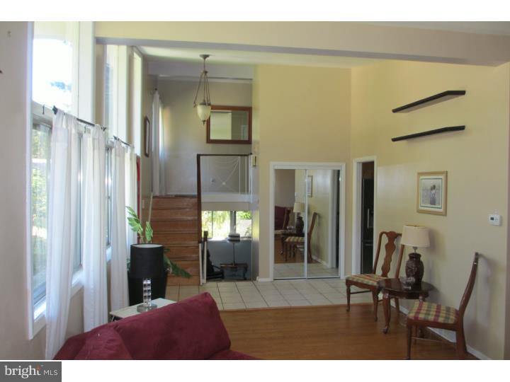 124 Yew Road Cheltenham, PA 19012 - Photo 2 of 21 Foyer