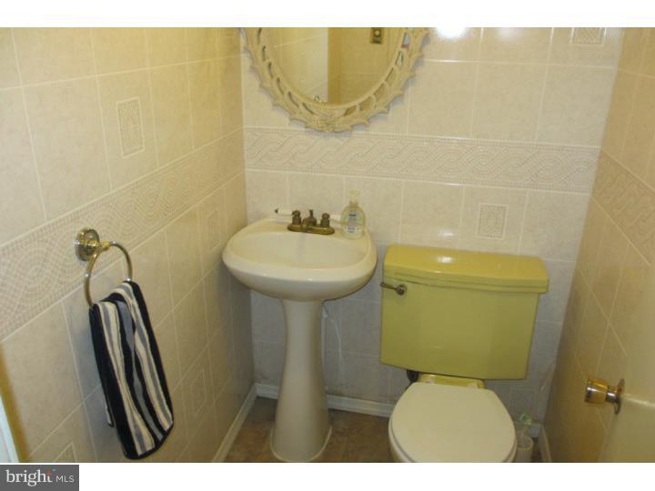 124 Yew Road Cheltenham, PA 19012 - Photo 11 of 21 Half Bath