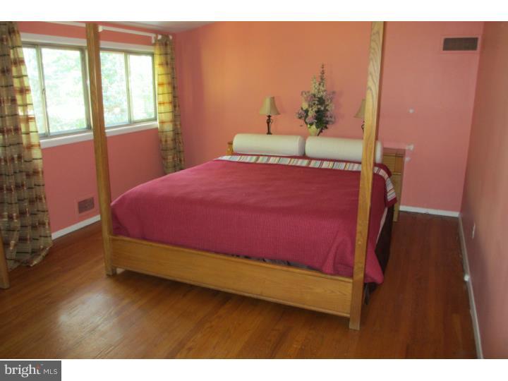 124 Yew Road Cheltenham, PA 19012 - Photo 12 of 21 Bedroom - Main