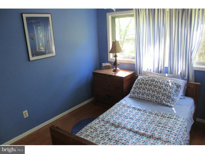 124 Yew Road Cheltenham, PA 19012 - Photo 17 of 21 Bedroom 3