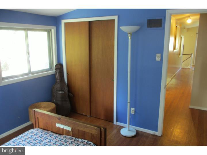 124 Yew Road Cheltenham, PA 19012 - Photo 18 of 21 Bedroom 3