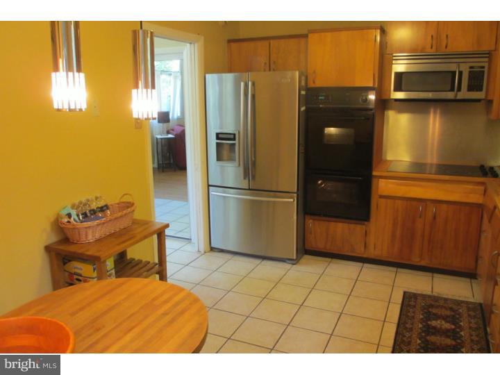 124 Yew Road Cheltenham, PA 19012 - Photo 5 of 21 Kitchen