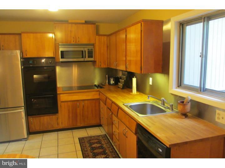 124 Yew Road Cheltenham, PA 19012 - Photo 6 of 21 Kitchen