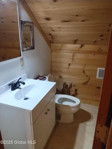 $399,000 | 1492 Tupper Road, Long Lake, NY 12847