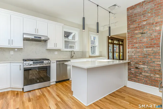 $2,800 | 27 Hubinger Street, Unit 2, New Haven, CT 06511