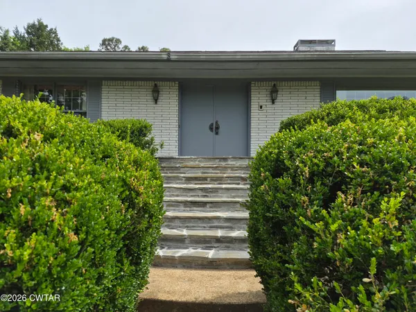 $845,000 | 42 Stonehaven Road, Jackson, TN 38305