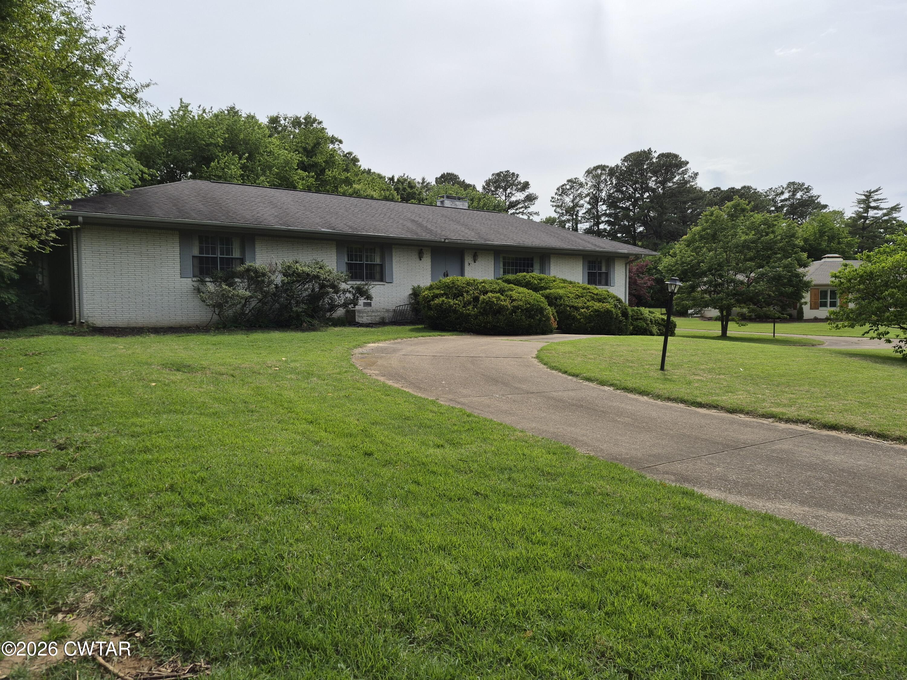 42 Stonehaven Road Jackson, TN 38305 - Photo 2 of 43 20260430_152829