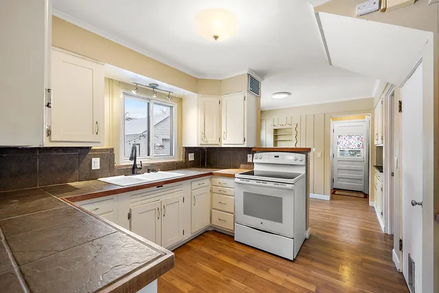 $375,000 | 1218 Westmoorland Street, Ypsilanti, MI 48197