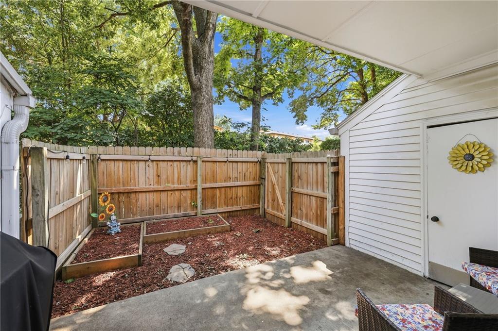 10577 Riley Street Overland Park, KS 66212 - Photo 38 of 41