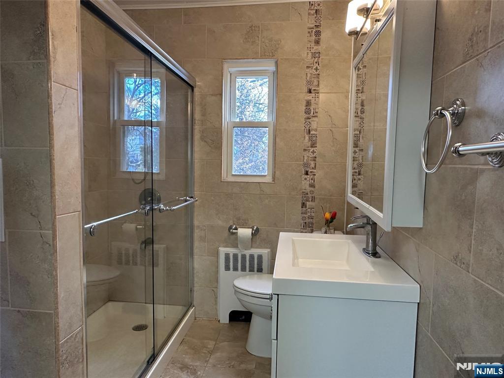 264 Shaler Boulevard, Unit 2 Ridgefield, NJ 07657 - Photo 2 of 11