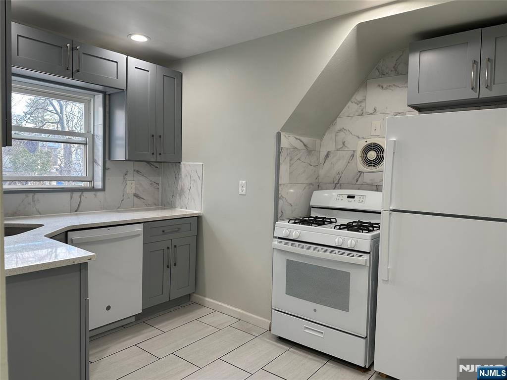 264 Shaler Boulevard, Unit 2 Ridgefield, NJ 07657 - Photo 4 of 11