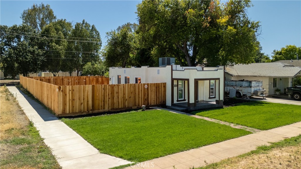 204 West 25th Street Merced, CA 95340 - Photo 4 of 22 front view 3