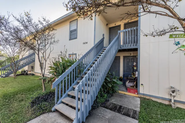 $725 | 1634 West Woodlawn Avenue, Unit 5, San Antonio, TX 78201