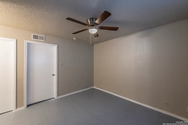 $725 | 1634 West Woodlawn Avenue, Unit 5, San Antonio, TX 78201