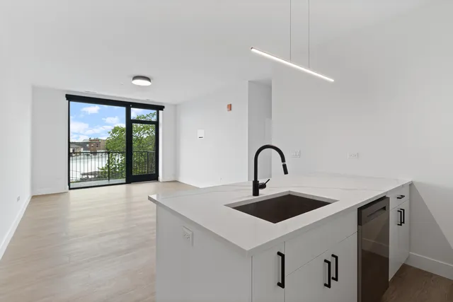 $3,543 | 3140 North Clybourn Avenue, Unit 204, Chicago, IL 60618