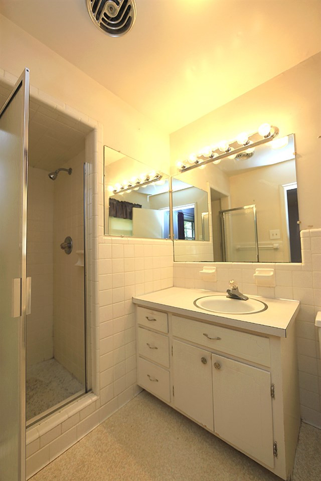 316 Goodwin Road Durham, NC 27712 - Photo 11 of 19 Bathroom