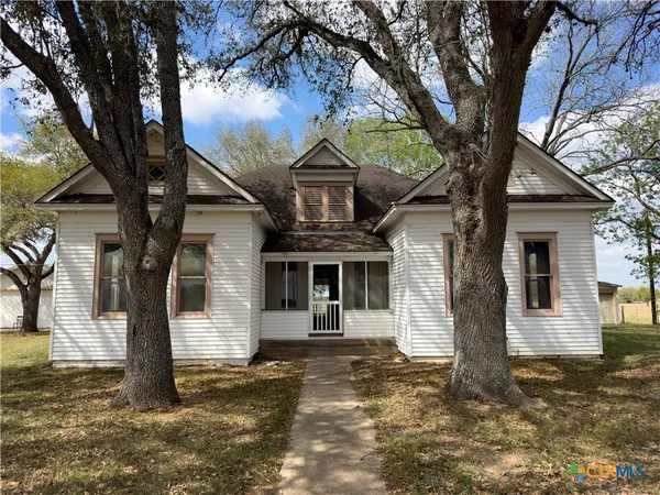 $349,999 | 670 Thiele Road, Yoakum, TX 77995