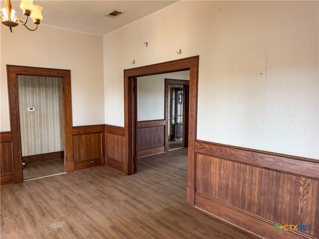 670 Thiele Road Yoakum, TX 77995 - Photo 11 of 47