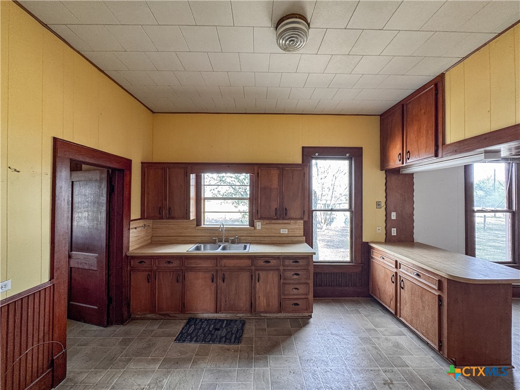 670 Thiele Road Yoakum, TX 77995 - Photo 27 of 47