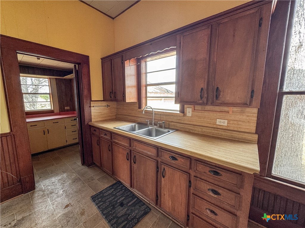 670 Thiele Road Yoakum, TX 77995 - Photo 28 of 47