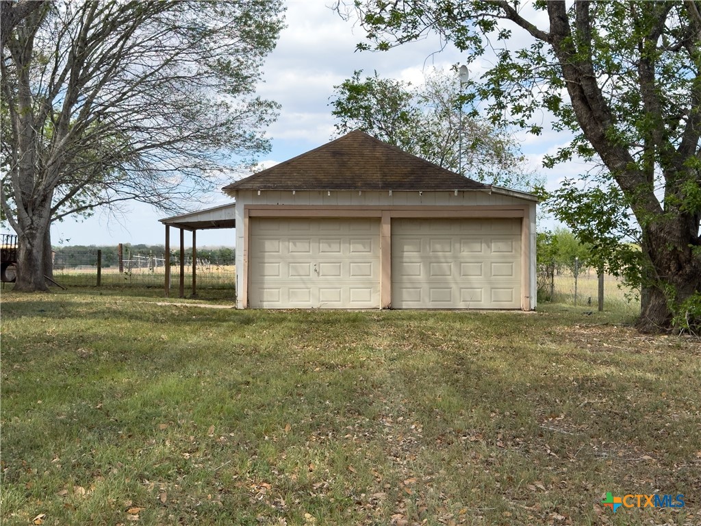 670 Thiele Road Yoakum, TX 77995 - Photo 35 of 47