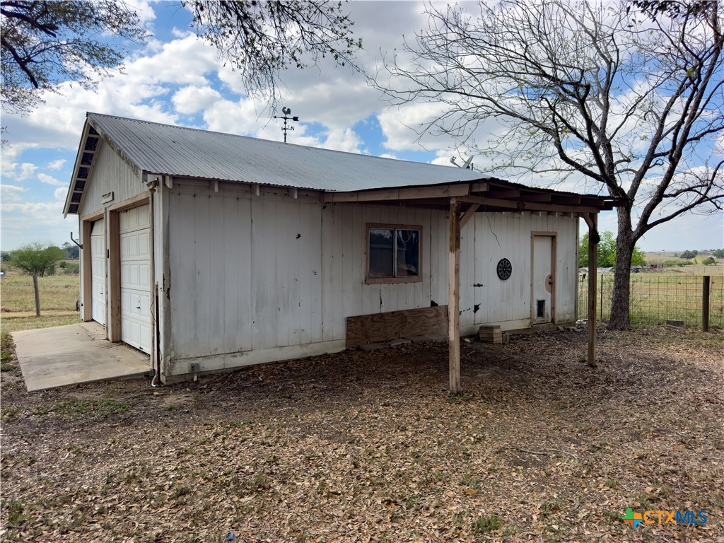 670 Thiele Road Yoakum, TX 77995 - Photo 36 of 47