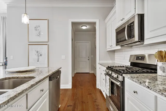 $2,600 | 313 East Buttonwood Lane, Canton, MS 39046