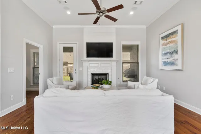 $2,600 | 313 East Buttonwood Lane, Canton, MS 39046