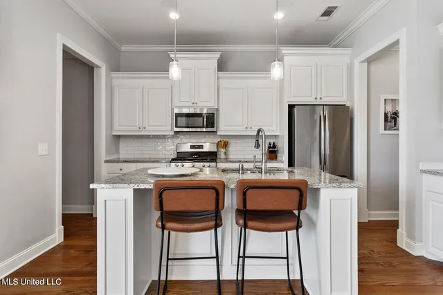 $2,600 | 313 East Buttonwood Lane, Canton, MS 39046