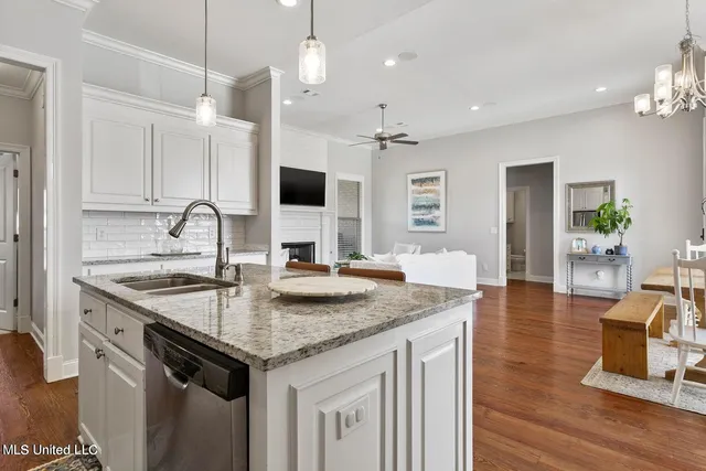 $2,600 | 313 East Buttonwood Lane, Canton, MS 39046