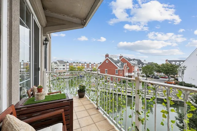 $769,000 | 205 Shearwater Court West, Unit 22, Jersey City, NJ 07305